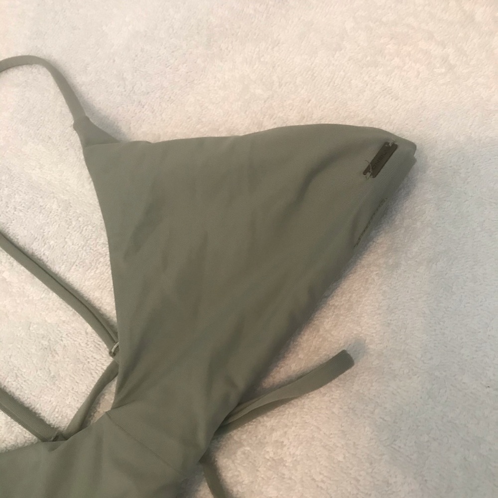 O’Neill bathing suit top - Picture 2 of 3